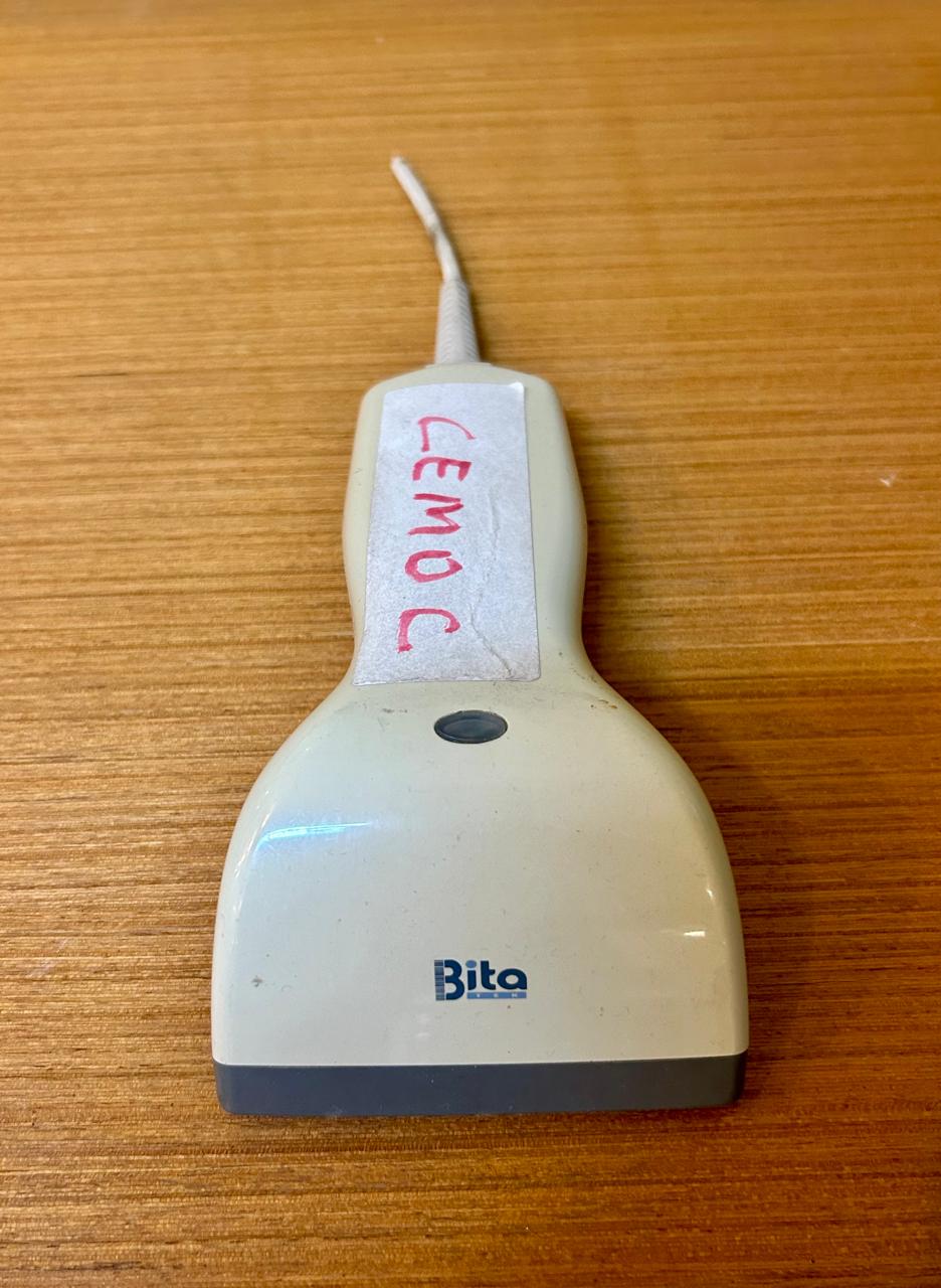 Aparelho de scanner manual na cor branca