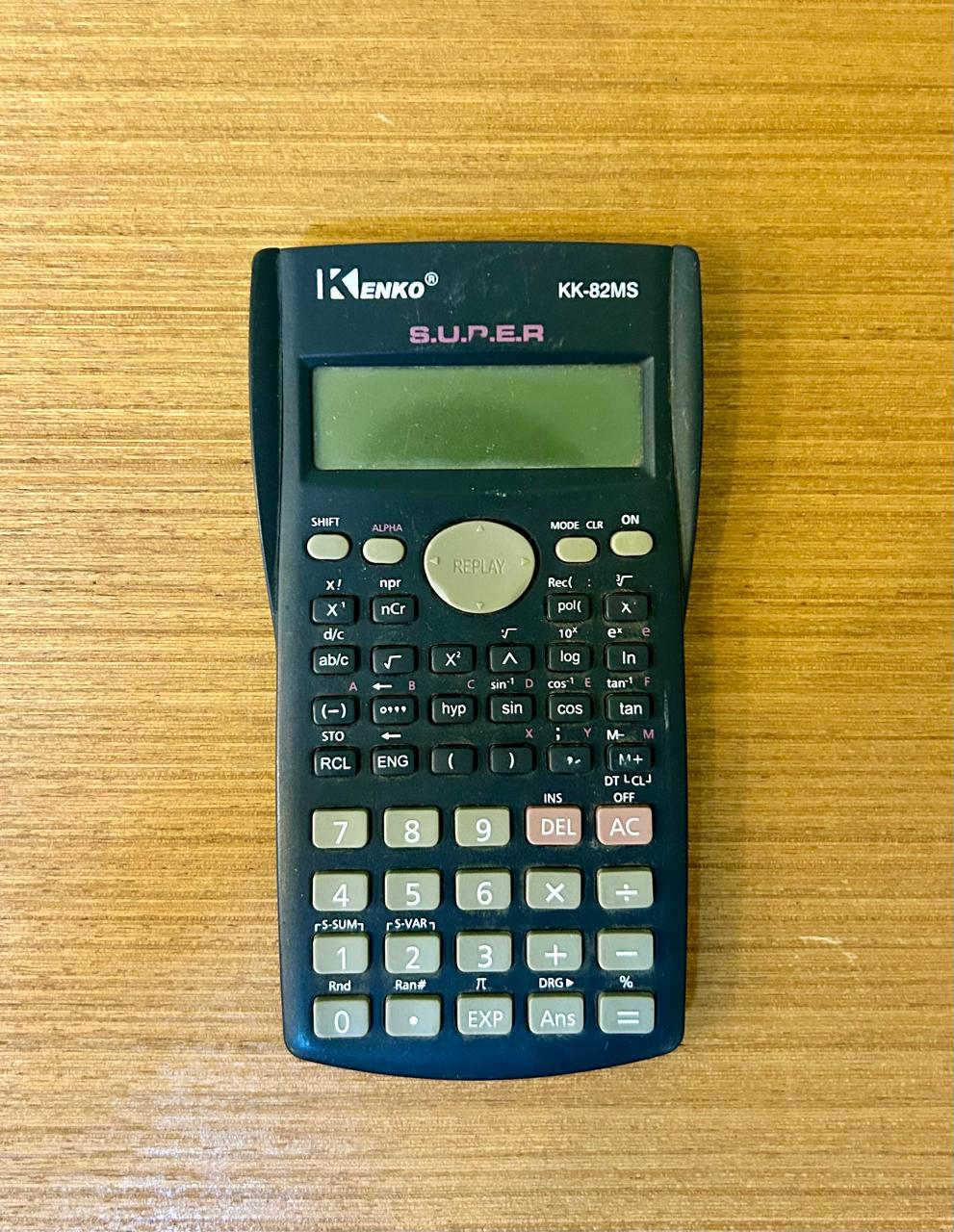 Calculadora científica na cor preta
