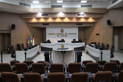 Foto mostra o Plenário do Tribunal Pleno do TRT-16