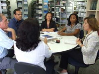 Integrantes do Comitê do Justiça Solidária durante reunião na Biblioteca do TRT