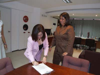 Adriana Sousa Lima durante a assinatura do termo de posse
