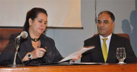 Desa. Márcia Andrea Farias (TRT) e o juiz Carlos Gustavo Brito (Amatra XVI) assinam o convênio do TJC
