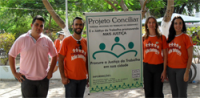 Os servidores Séfora Soraia e Sony Regina e os estagiários Leandro Nascimento, Diogo Rossi e Artur Silva participaram da ação social