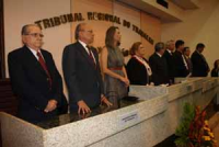 Mesa de honra foi composta por autoridades do Executivo, Legislativo e Judiciário