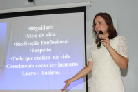 Rosely Vieira ficou emocionada com depoimento de um aluno que falou sobre falta de segurança das crianças na roça