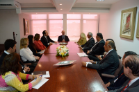 Ministro corregedor-geral ladeado por dirigentes e gestores do TRT-MA