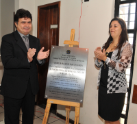 Juízes Francisco Galvão e Gabrielle Boumann descerram a placa de implantação do PJe.
