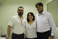 O médico Adriano Alves (TR-MA) apresentou o prontuário eletrônico para os servidores Nilcecleide Mendonça e Caio George (TRT-AM/RR)