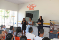 Anícia apresenta o TRT na Escola