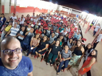 Juiz Carlos Eduardo e a selfie com professores e alunos de uma das escolas visitadas