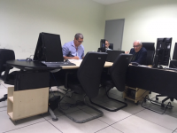 Na leitura da ata correicional, o corregedor Américo Bedê ao lado do juiz Paulo Mont'Alverne, e o servidor Marcos Pires