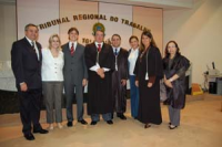 Bruno Motejunas com desembargadores, juízes e secretária do Pleno.