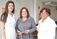 Desa. Ilka Esdra (vice-presidente e corregedora do TRT), com as enfermeiras Terezinha Barros e Rafaela Brito 