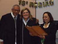 Desembargadores  Ilka Esdra Silva Araújo e Luiz Cosmo da Silva Júnior e a secretária do Tribunal Pleno,  Élen dos Reis