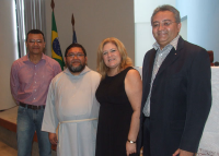 Desa. Ilka Esdra, com frei Gilson Baldez e os juízes Nelson Robson e Manoel Lopes Veloso