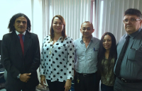 Dra. Solange Cristina Passos de Castro Cordeiro com advogados que fizeram visita durante a correição ordinária