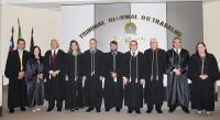 Membros do Tribunal Pleno da 16ª Região com os juízes empossados