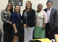 Corregedora com a presidente da Subseção da OAB de Bacabal, advogada Francisca Viana, e demais advogados