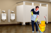 Mulher branca limpa área comum de banheiro público.