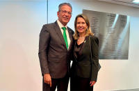 Foto mostra a presidente do TRT-16, desembargadora Márcia Andrea Farias da Silva no centro da imagem ao lado do novo corregedor nacional de Justiça, ministro Mauro Campbell Marques.