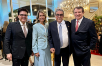 Foto da presidente do TRT-16 desembargadora Márcia Andrea Farias ao lado do novo presidente do TST, ministro Aluysio Corrêa da Silva e outras autoridades.