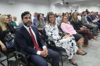 Foto mostra em detalhe da direita para a esquerda o juiz Sergey Becker, a presidente desa. Márcia Andrea Farias, a diretora geral Fernanda Marques e a juíza Tália Barcelos