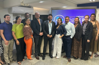 Foto mostra Diretores e Diretoras de Varas do Trabalhado reunidos. 