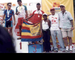 Marcone (camisa vermelha e branca) no pódio em competição no Pará