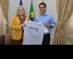 Presidente do TRT entrega camisa do Programa Trabalho Seguro ao prefeito de São Luís