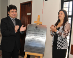 Juízes Francisco Galvão e Gabrielle Boumann descerram a placa de implantação do PJe.