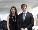 O juiz Bruno Motejunas fez a apresentação da juíza Anna Carolina Gontijo.