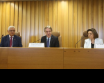 Ao centro, o Presidente Barros Levenhagen acompanhado do Presidente Coleprecor, Des. Valtércio de Oliveira (à esquerda), e da Vice-Presidente, Des. Denise Horta (à direira).