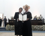 Presidenta Solange foi condecorada pela desembargadora Dalila Andrade