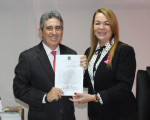 Presidenta Solange dá posse ao seu novo assessor, Euvaldo Melo.