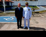 Foto do presidente do TRT-MA e do capitão dos Portos Alexandre Januário