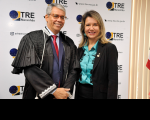 Foto mostra a presidente do TRT-16, desa. Márcia Andrea Farias ao lado do novo presidente do TRE-MA, des. Paulo Velten.